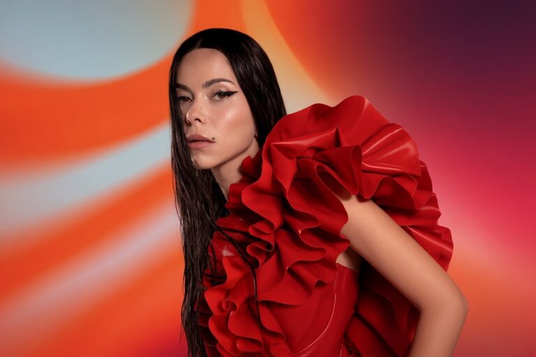 Певица INNA в Оффенбахе: Echoes Tour